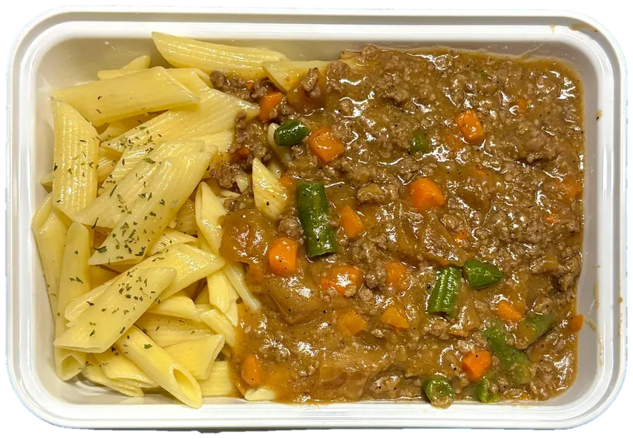 Black Pepper Beef penne box with halal beef, green beans, and carrots